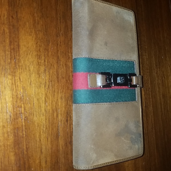 Classic Gucci full sized wallet - Picture 1 of 8
